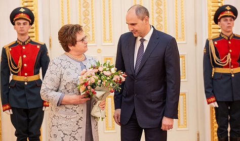 Государственная награда – депутату областного парламента